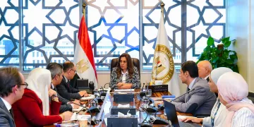 Acting min. of environment reviews ways to boost coop with CEDARE, PERSGA