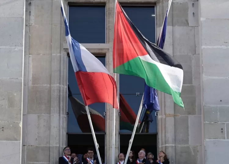 Palestinian flag raised over Saint-Denis town hall in France as country moves to recognise State of Palestine 1 - Egyptian Gazette