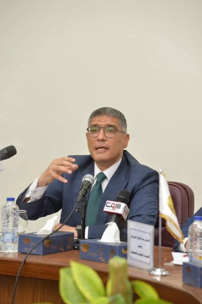 Giza Governor reviews local projects at NPA forum 5 - Egyptian Gazette