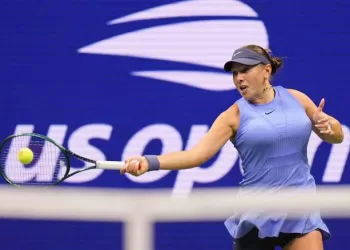 Anisimova stops Osaka to book Sabalenka showdown in US Open final