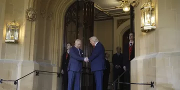 Trump’s state visit turns to politics and a meeting with Starmer