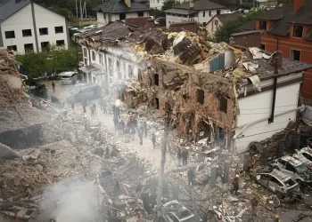 Large Russian drone, missile attack on Kyiv kills 4, wounds at least 10