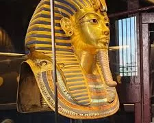 Tutankhamun’s full treasures go on display