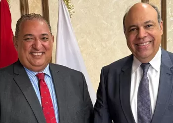 El-Hefny meets ICAO air transport chief, praises Egyptian leadership on global stage