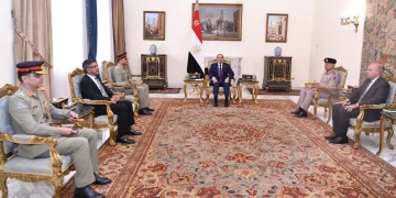 Sisi, Pakistani military chief review regional peace efforts 1 - Egyptian Gazette Sisi, Pakistani military chief review regional peace efforts