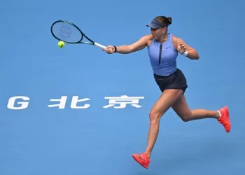 Amanda lifts China Open trophy