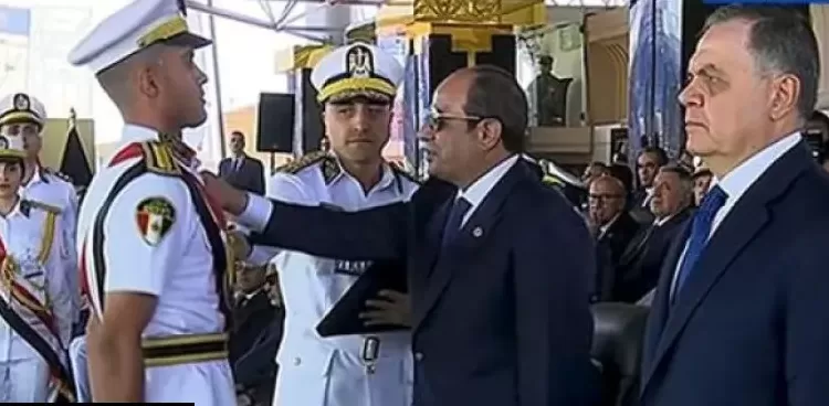 Президент Сиси наградил первоклассных выпускников Полицейской академии №1 - Egypt Gazette
