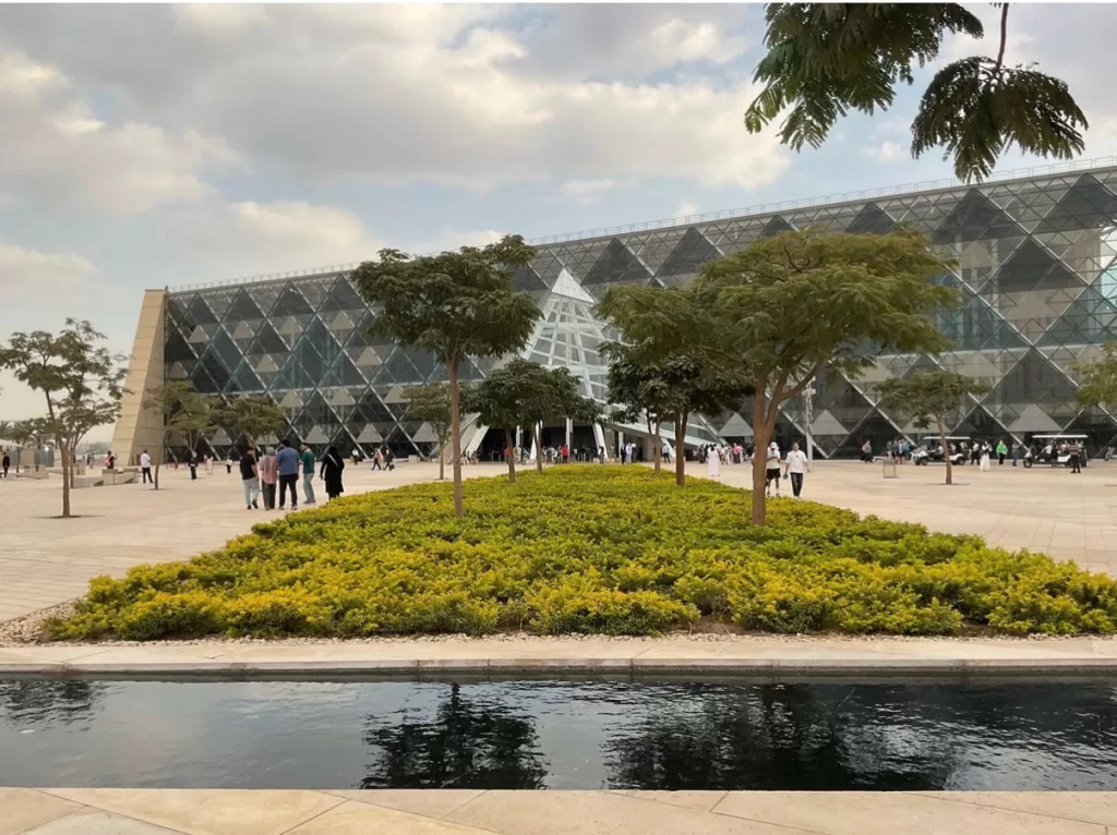 Эпическое путешествие GEM (часть 5 из 6): солнечные лодки Хуфу, очаровательные сады 6 - Египетский вестник Эпическое путешествие GEM (часть 5 из 6): солнечные лодки Хуфу, очаровательные сады 5 - Egypt Gazette