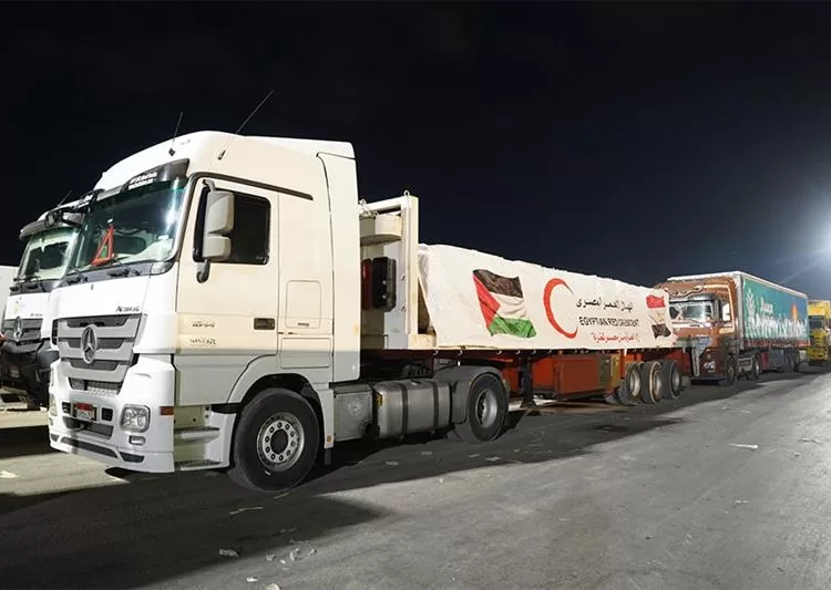 423 aid trucks enter Gaza Strip - Red Crescent 2 - Egyptian Gazette 423 aid trucks enter Gaza Strip - Red Crescent 1 - Egyptian Gazette