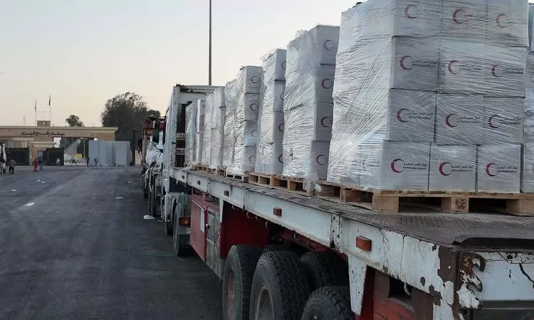 “Zad Al-Ezza” humanitarian aid convoy enters Gaza 2 - Egyptian Gazette “Zad Al-Ezza” humanitarian aid convoy enters Gaza 1 - Egyptian Gazette