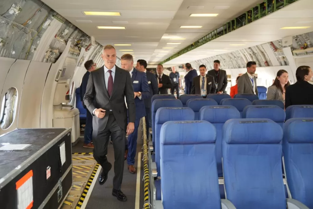 EgyptAir Holding CEO inspects Boeing 777X on static display at Dubai Airshow 2025 5 - Egyptian Gazette