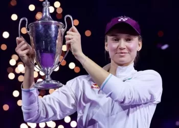 Rybakina seals WTA Finals crown