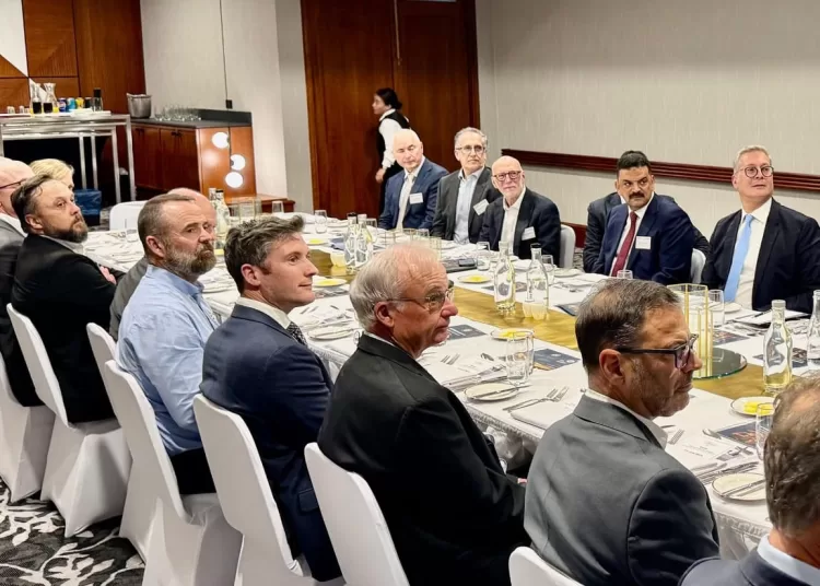 Petroleum minister holds expanded meeting with Australian mining companies 1 - Egyptian Gazette