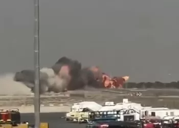 Indian aircraft crashes on final day of Dubai Airshow