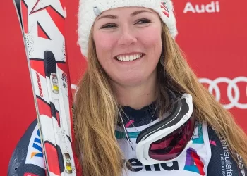 Shiffrin extends winning streak