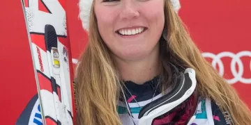 Shiffrin extends winning streak