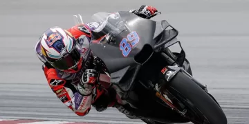 Martin returns for Valencia finale