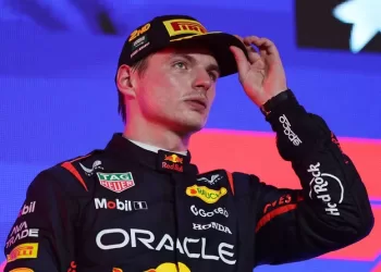 Verstappen stumbles in title chase