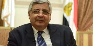 Presidential adviser: Sisi directed localizing advanced pharmaceutical industries
