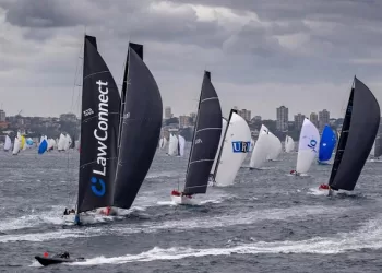 Comanche wins Sydney-Hobart race