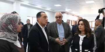 PM inspects Tahanoub technological center during Qalyubia tour