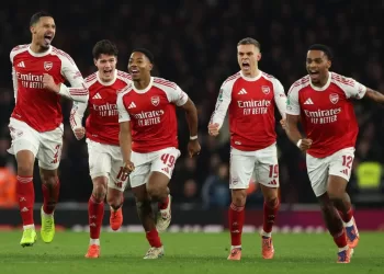 Arsenal survive Palace fightback, win on penalties to reach League Cup semis