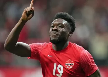 Davies makes Bayern return