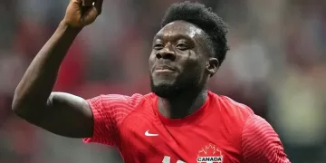 Davies makes Bayern return