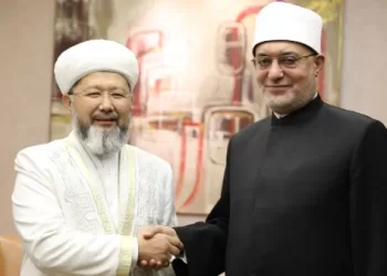 Grand mufti discusses with mufti of Kazakhstan ways to expand integration between fatwa institutions