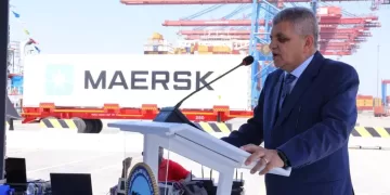 Leading shipping lines resume S. Canal transits