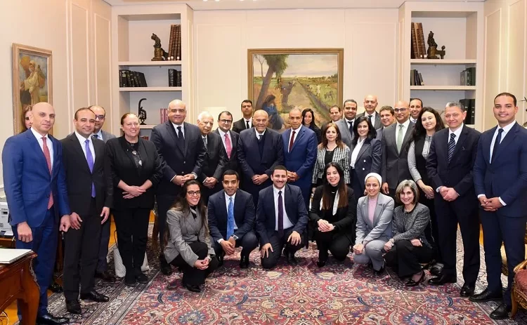 FM meets Magdi Yacoub, praises humanitarian work of Egyptian healthcare institutions in Africa 3 - Egyptian Gazette