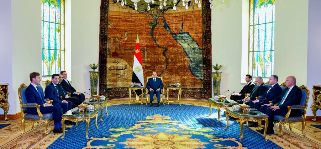 Sisi meets visiting FIFA World Cup trophy organisers 5 - Egyptian Gazette Sisi meets visiting FIFA World Cup trophy organisers 4 - Egyptian Gazette