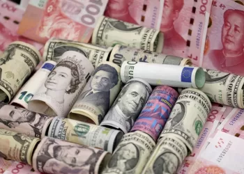 Gold smashes U$5,000 as dollar weakens