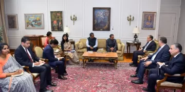 FM, Indian State Minister stress development in bilateral ties