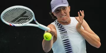 Keys, Swiatek progress in Aussie Open