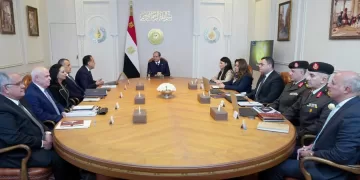 El Sisi meets PM, ministers to discuss phase I of “Decent Life” Initiative