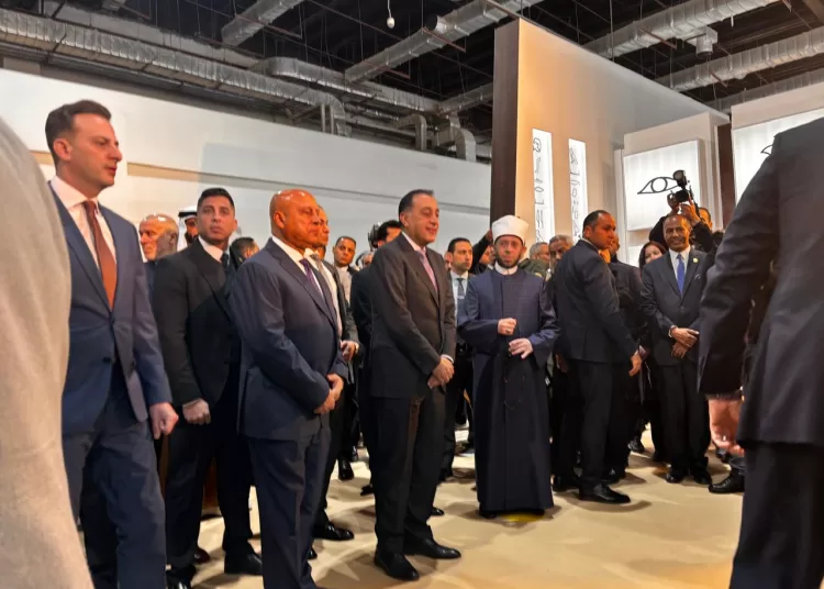 PM launches largest-ever Cairo Book Fair 2 - Egyptian Gazette PM launches largest-ever Cairo Book Fair 1 - Egyptian Gazette