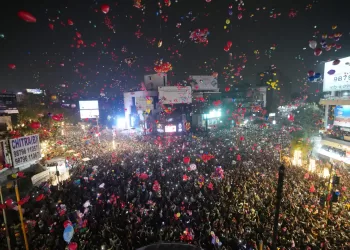 World welcomes 2026 with spectacular fireworks