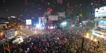 World welcomes 2026 with spectacular fireworks 1 - Egyptian Gazette World welcomes 2026 with spectacular fireworks