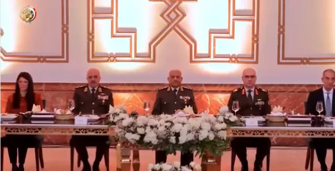 Defence min. attends graduation of military diplomatic course 2 - Egyptian Gazette Defence min. attends graduation of military diplomatic course 1 - Egyptian Gazette