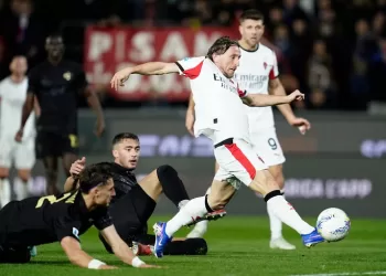 Milan survives scare in Serie A