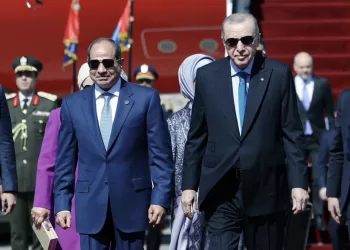President Sisi receives Turkish counterpart at Cairo Int’l Airport