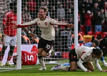 Liverpool late show floors Forest