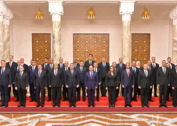 Sisi oversees oath of new governors