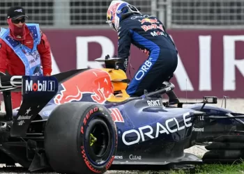 Verstappen baffled by crash in Australian GP