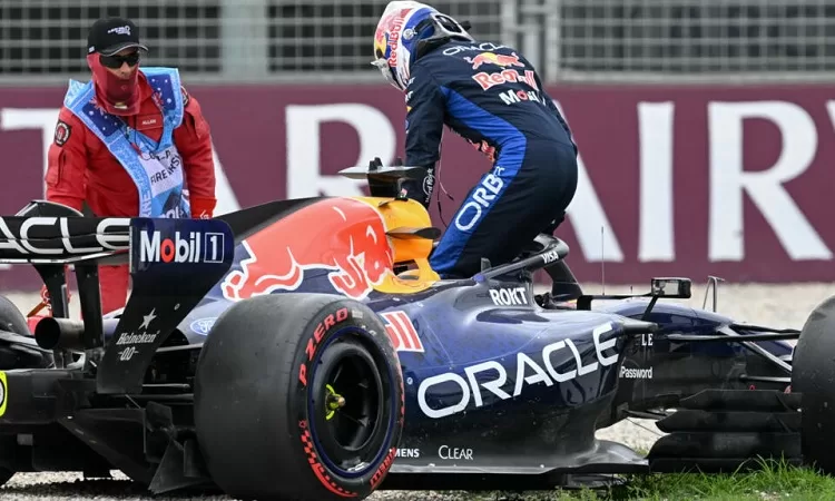 Verstappen baffled by crash in Australian GP 2 - Egyptian Gazette Verstappen baffled by crash in Australian GP 1 - Egyptian Gazette