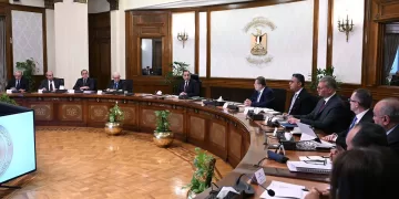 PM chairs economic group meeting to address impact of regional developments