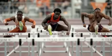 Tharp sets 60m hurdles world mark