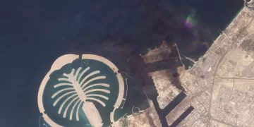 Analysts: Iran strikes on Gulf states could widen war