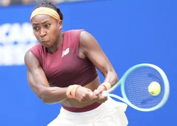 Sinner and Gauff advance in Miami